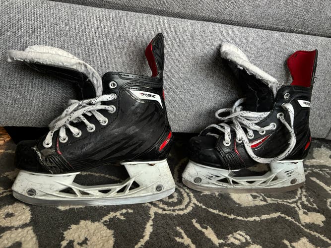 2013 CCM RBZ 80 Hockey Skates Regular Width Size 1 (Used)