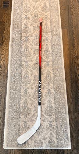 Junior Bauer Vapor X4 Right Handed Hockey Stick P92 40 Flex (Used)