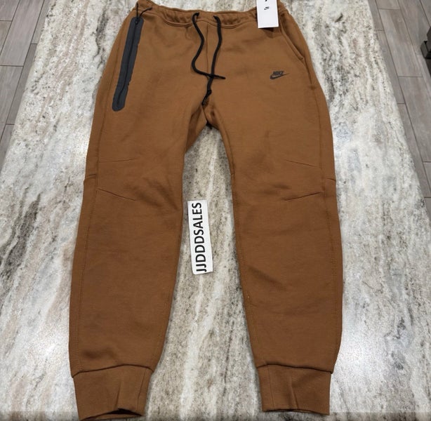 Nike Sportswear Tech Fleece British Tan Black Pants Joggers FB8002-281 Men Sz Medium
New With Tags