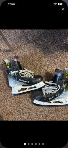 Bauer Vapor Hyperlite 2 Hockey Skates Regular Width (Used)