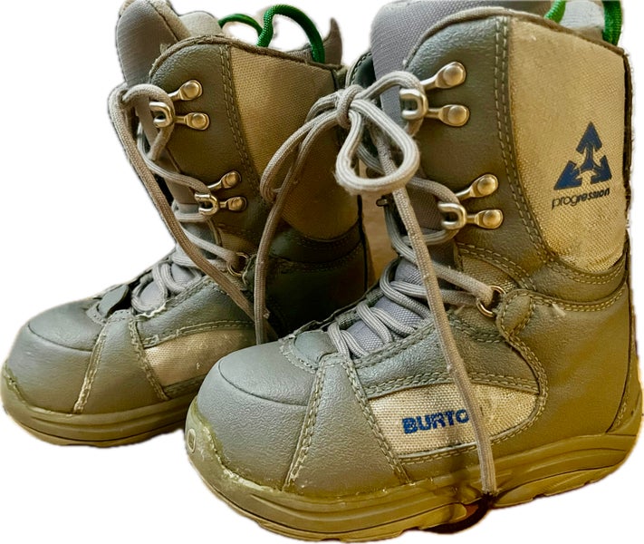 YOUTH 3 SNOWBOARD BOOTS BURTON PROGRESSION *USED* WASHED CLEANED