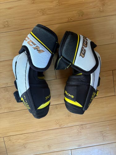Senior Small CCM Tacks Classic Pro Elbow Pads (Used)