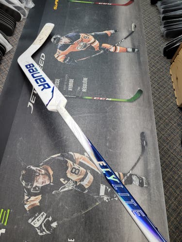 P31 | 26" Senior Bauer Vapor flylite Full Right Goalie Stick 26" Paddle Pro Stock (Used)