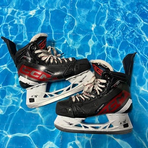Intermediate CCM JetSpeed FT680 Hockey Skates Regular Width 6.5 (Used)