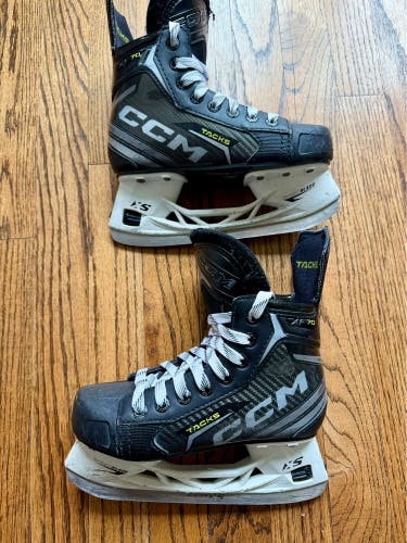 CCM Tacks XF 70 Hockey Skates Regular Width Size 1 (Used)