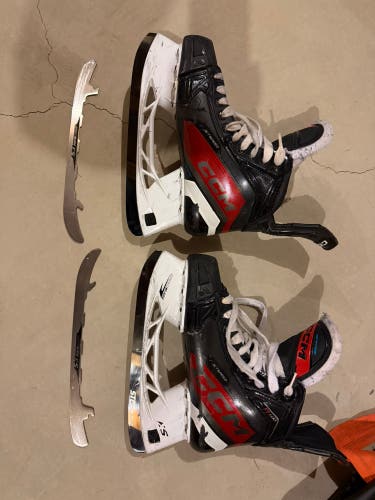 2023 CCM JetSpeed FT680 Skates Regular Width 7.5 black step steel