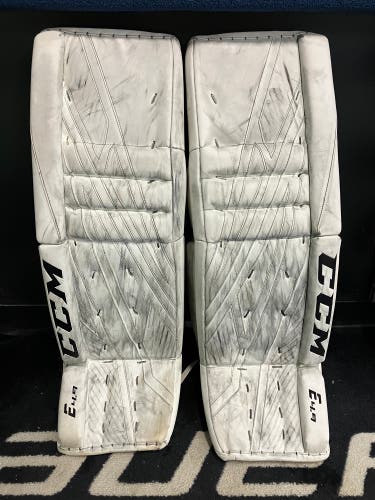 35" Senior CCM Extreme Flex 4.9 Goalie Leg Pads (Used)