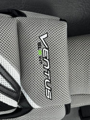 XL Vaughn SLR Goalie Chest Protector (Used)