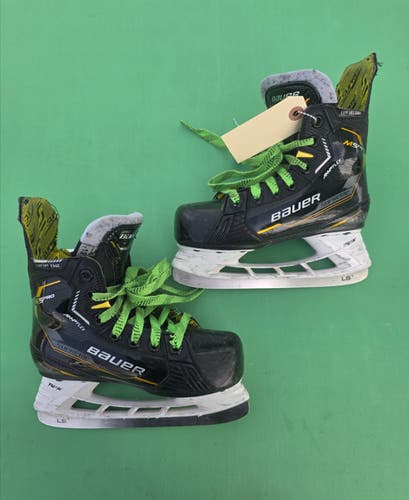 Youth Bauer Supreme M5 Pro Hockey Skates Regular Width 13 Y