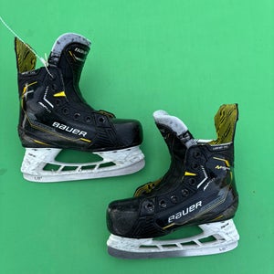Youth Bauer Supreme M5 Pro Hockey Skates Regular Width 12.5 Y
