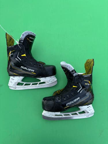 Youth Bauer Supreme M5 Pro Hockey Skates Regular Width 12.5 Y