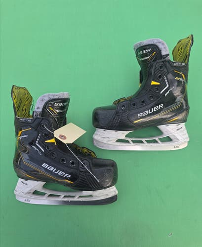 Youth Bauer Supreme M5 Pro Hockey Skates Regular Width 12.5