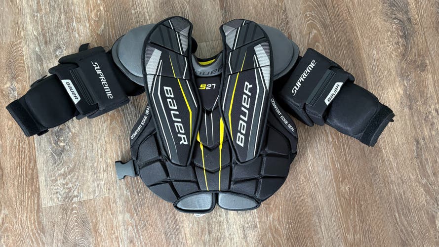 Junior Medium Bauer Supreme S27 Goalie Chest Protector (Used)