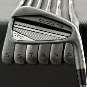 COBRA KING TOUR BLACK 2025 IRON SET 4-P