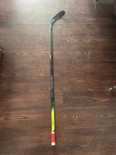 Senior Warrior Alpha DX Right Handed Hockey Stick W03 85 Flex (Used)