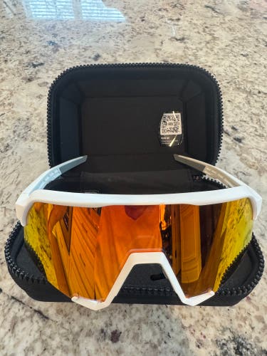 Men's Medium/Large 100% Sunglasses (Used)