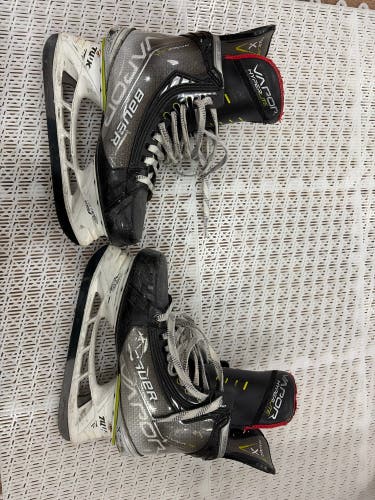 2021 Bauer Vapor Hyperlite Hockey Skates 7.5 (Used)