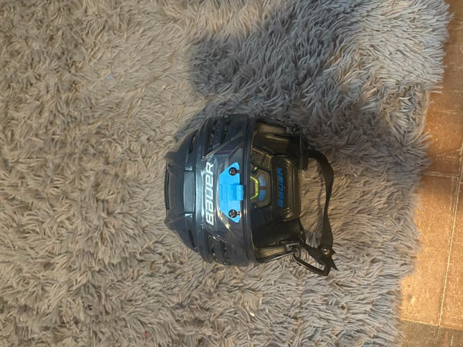 Medium Bauer Re-Akt 155 Helmet (New)
