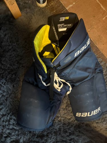 Senior Large Bauer Supreme 3S Hockey Pants (Used)