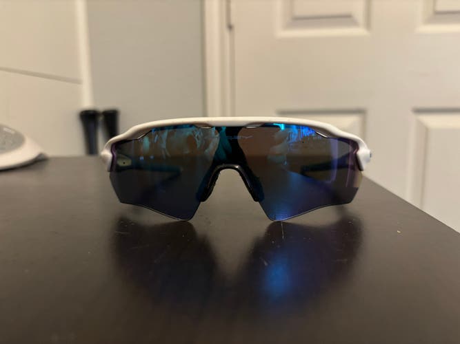 Men's Small / Medium Oakley Radar EV Sunglasses (Used)