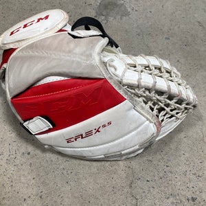 Youth CCM Extreme Flex E5.5 Full Right Goalie Glove