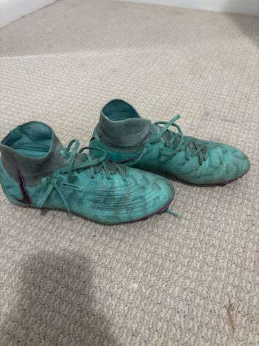 Black Unisex Size M 7.5 (W 8.5) Nike Phantom Luna Elite Cleats (Used)