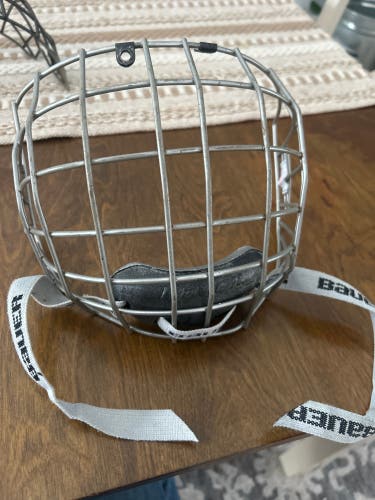 Medium Bauer True Vision Full Cage (Used)
