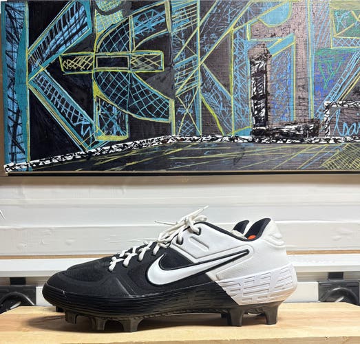 Nike Alpha Huarache Varsity (Molded)- Black/White: Men’s size 11.5