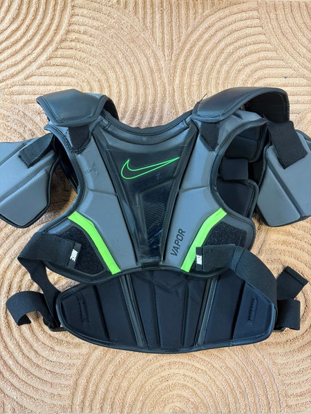 Medium Adult Nike Vapor Shoulder Pads (Used)