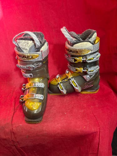 Ski Boots: Mondo 23 & 23.5 HEAD Ski Boots (Used)