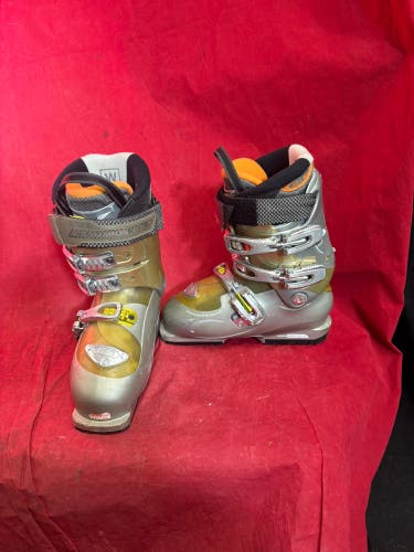 Ski Boots: Mondo 23 & 23.5 Salomon Ski Boots (Used)