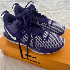 Men's Size M 10.0 (W 11.0) Nike lebron witness 7 Shoes (Used)