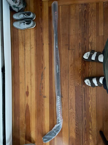 Senior Warrior QRE Pro Team Right Handed Hockey Stick W03 85 Flex (New)