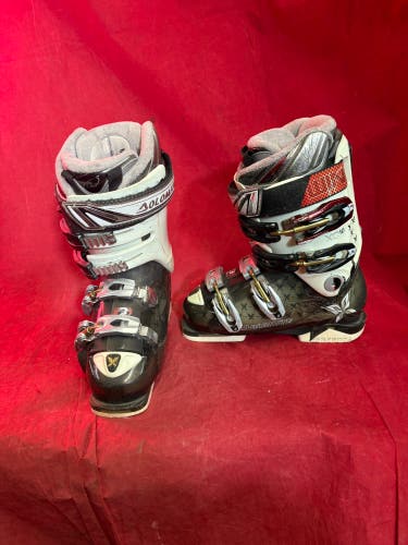 Ski Boots: Mondo 23 & 23.5 Women's Dolomite Ski Boots (Used)