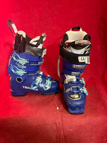 Mondo 23 & 23.5 Women's Tecnica Ski Boots Medium Flex (Used)
