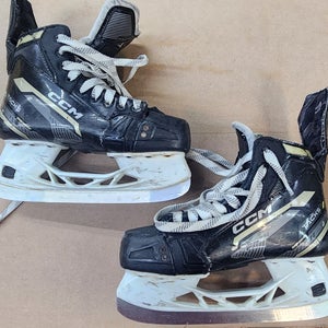 CCM Tacks AS-570 Hockey Skates Regular Width Size 5.5 (Used)