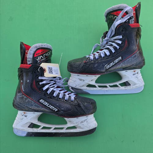 Junior Bauer Vapor 3X Pro Hockey Skates Regular Width Size 2