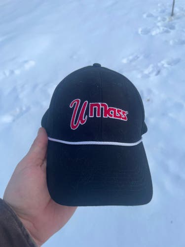 Black Adult Unisex One Size Fits All UMass retro Hat (Used)