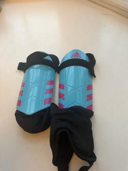 Unisex Large Adidas Shin Guards (Used)
