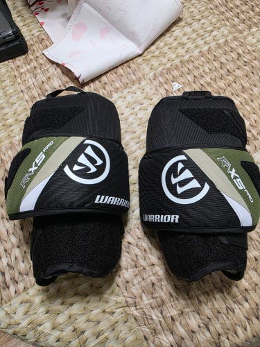Warrior Ritual X5 Pro Senior Goalie Knee Guards