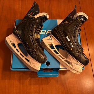 2022 Bauer Supreme M5 Pro Hockey Skates 6.5 (Used)