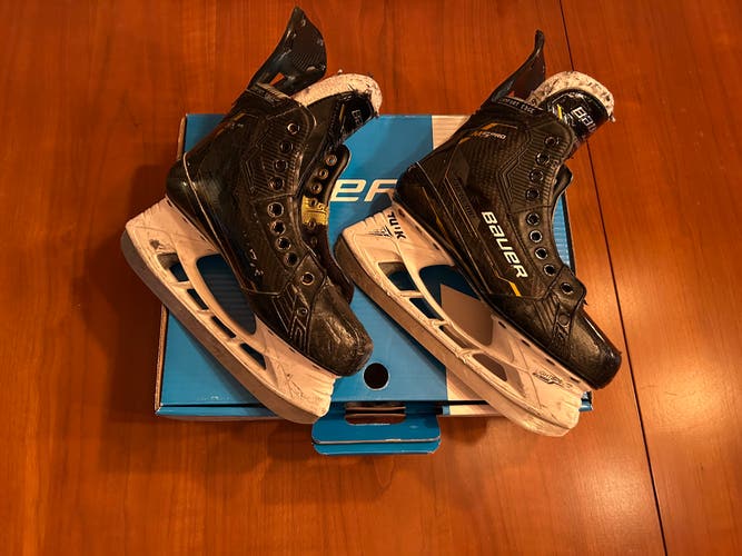 2022 Bauer Supreme M5 Pro Hockey Skates 6.5 (Used)