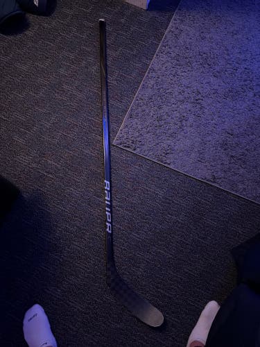 Custom Black Senior Bauer Vapor Hyperlite 2 Left Hand Hockey Stick P28M 70 Flex Pro Stock (Used)