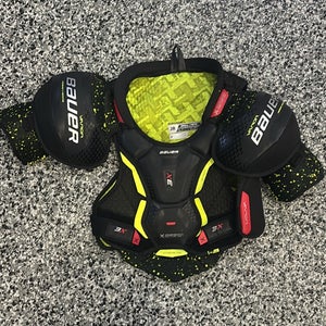 Men's Small Junior Bauer Vapor 3X Shoulder Pads (Used)
