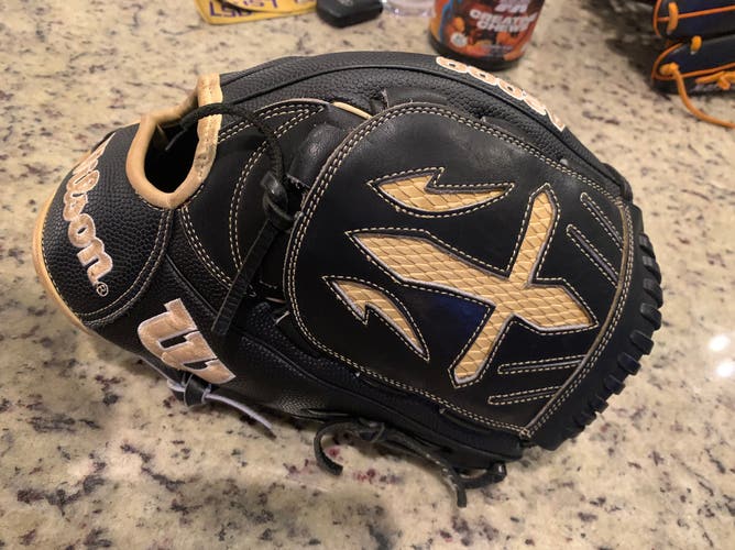 Wilson A2000 RH Throw Infield Baseball Glove 12" (Used)