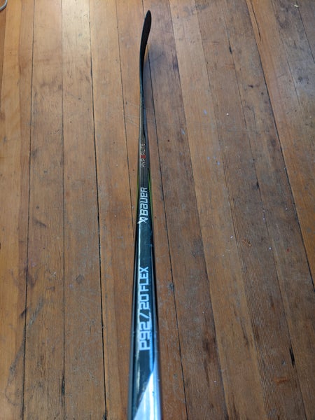Junior Bauer Vapor Hyperlite 2 Left Hand Hockey Stick P92 Less Than 30 Flex (Used)