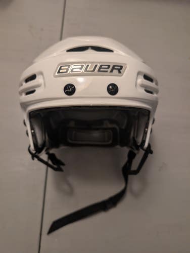 Small Bauer 9900 Helmet (Used)
