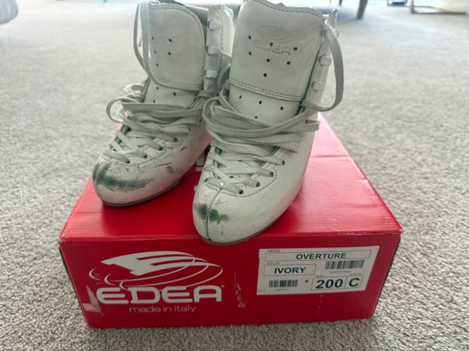 EDEA Overture 200C figure skating boots, no blades included (Used)