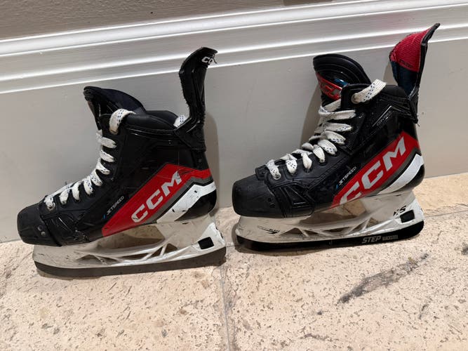 2024 CCM JetSpeed Control Hockey Skates Regular Width Size 4.5 (Used)