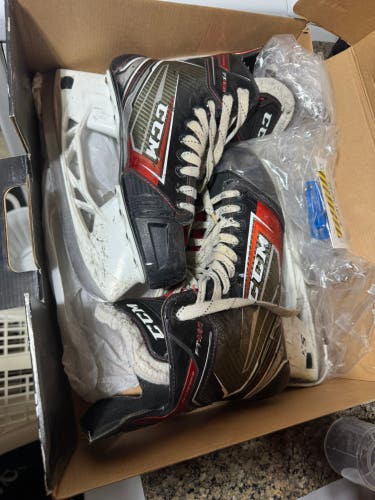 2019 CCM JetSpeed FT460 Hockey Skates Regular Width 8.5 (Used)